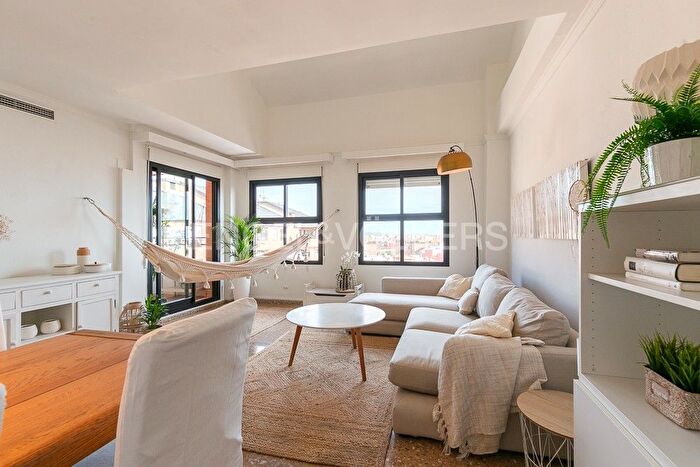 Casas en venta y pisos alquiler - 1