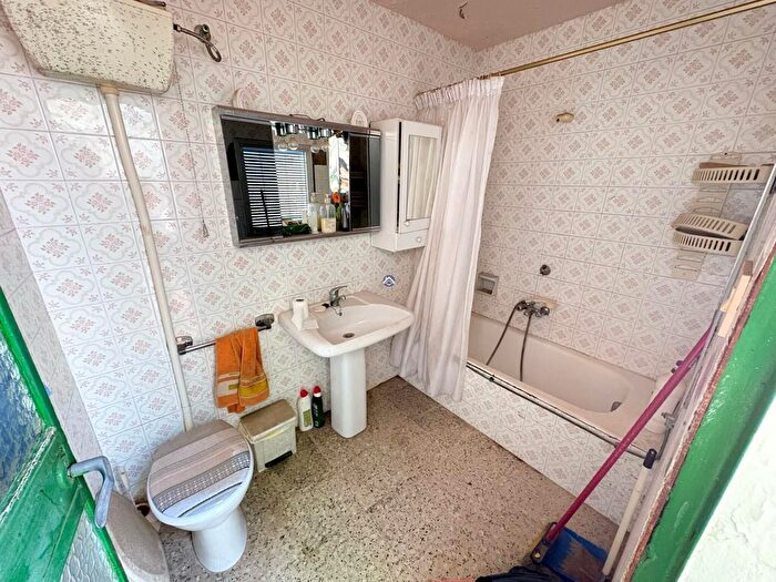 Casas en venta y pisos alquiler - 2