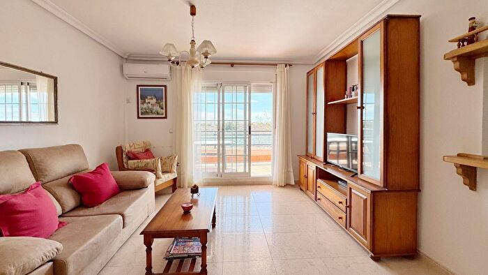 Piso en venta en Pueblo Latino, Pilar de la Horadada de 3 habitaciones