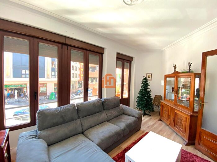 Casas en venta y pisos alquiler - 1
