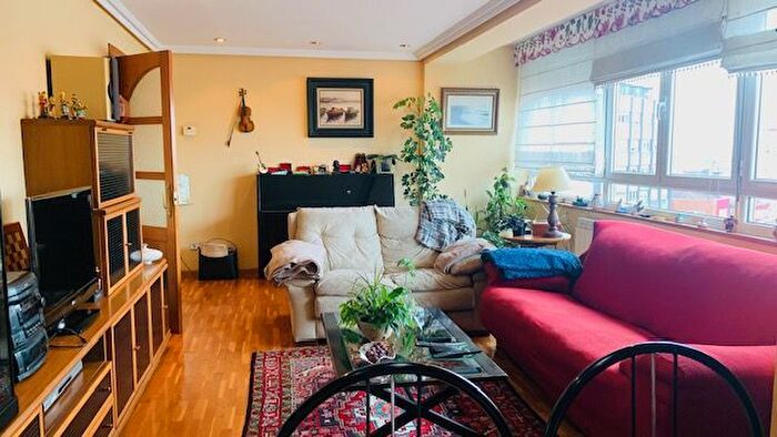 Casas en venta y pisos alquiler - 1