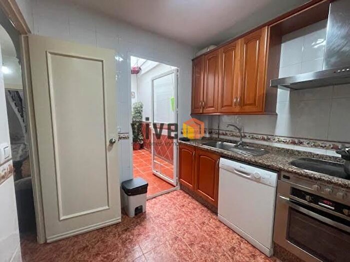Casas en venta y pisos alquiler - 2