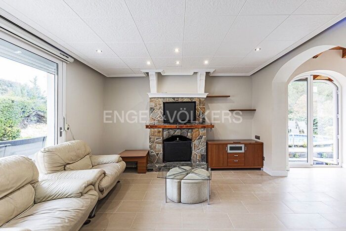 Casas en venta y pisos alquiler - 2