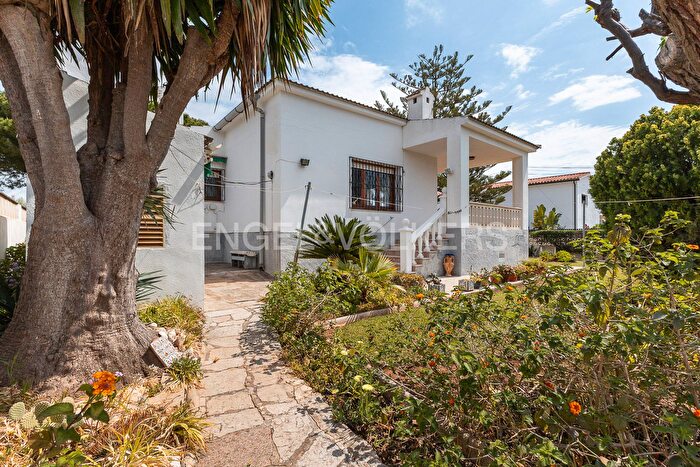 Casa en venta en Cala del Puntal, Vinaròs de 4 habitaciones