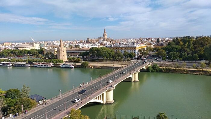 Piso en venta en Triana, Triana Casco Antiguo de 5 habitaciones