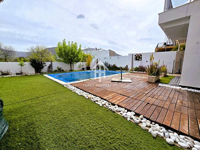 Casas en venta y pisos alquiler - 1