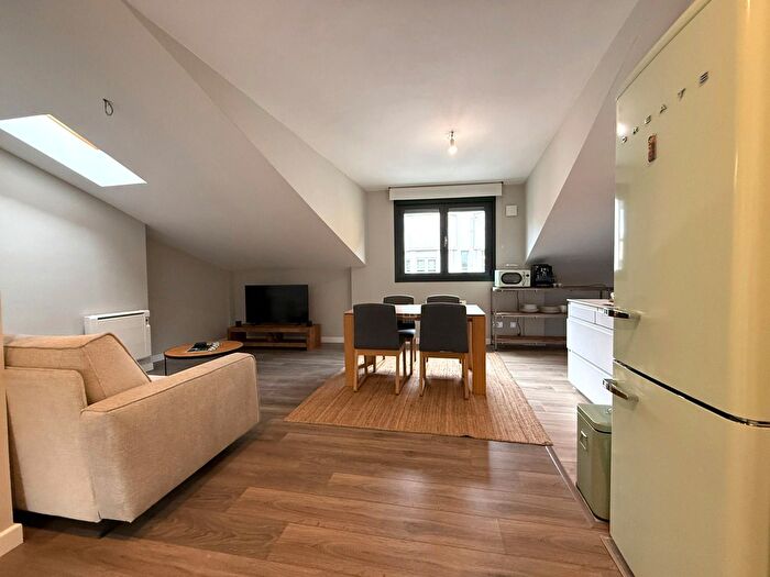 Casas en venta y pisos alquiler - 2