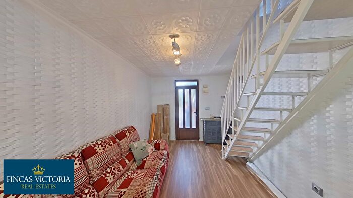 Casas en venta y pisos alquiler - 3