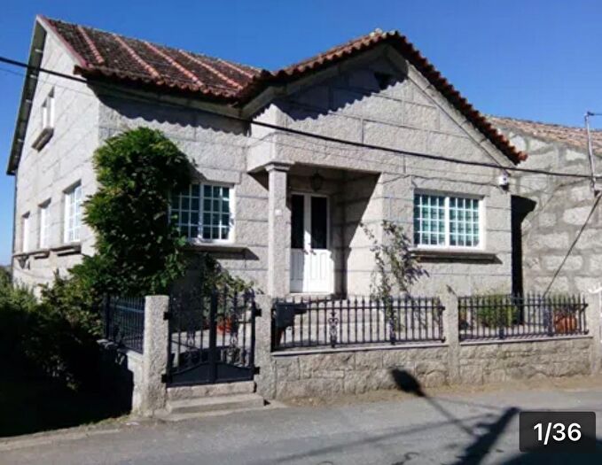 Casa en venta en Sobrán, Vilagarcía de Arousa de 5 habitaciones