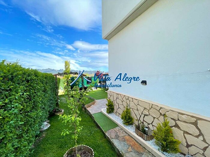 Casas en venta y pisos alquiler - 3