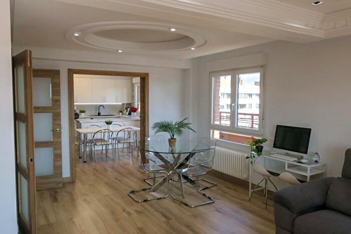 Casas en venta y pisos alquiler - 3