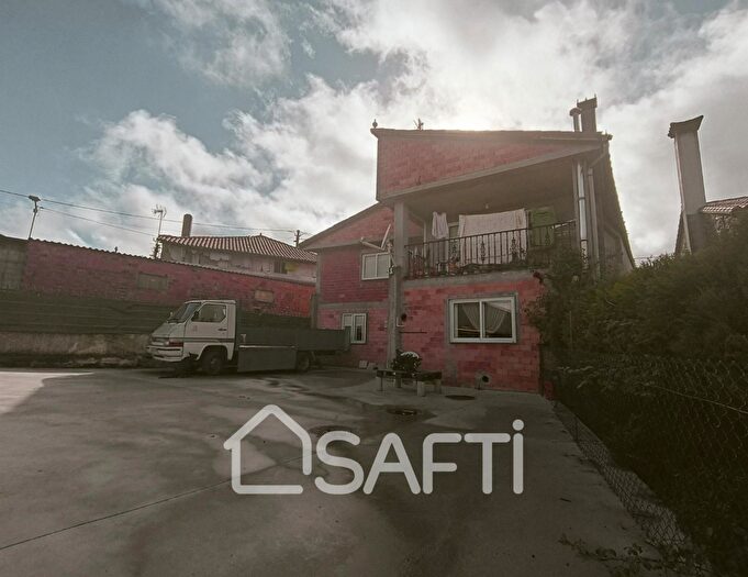 Casa en venta en Lalín, Pontevedra de 2 habitaciones