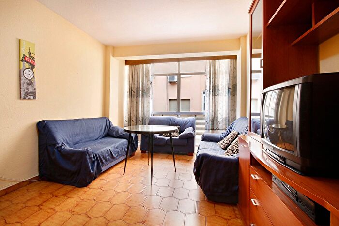 Casas en venta y pisos alquiler - 1