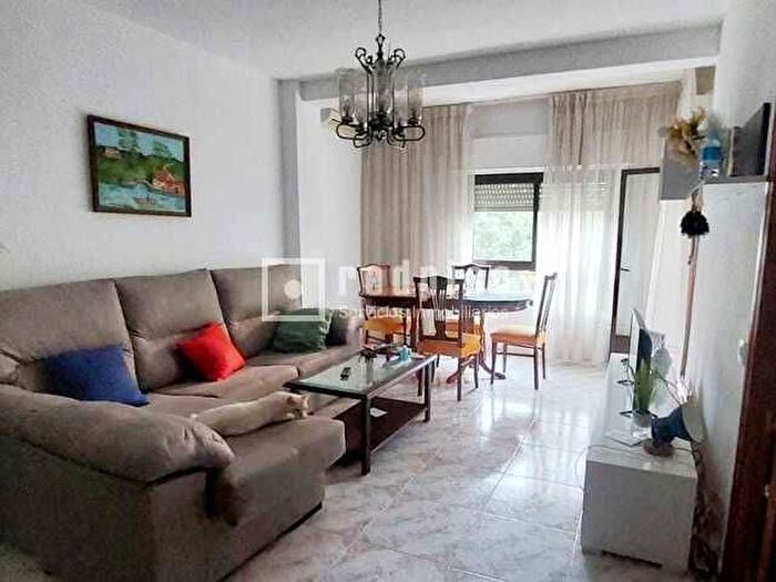 Casas en venta y pisos alquiler - 1