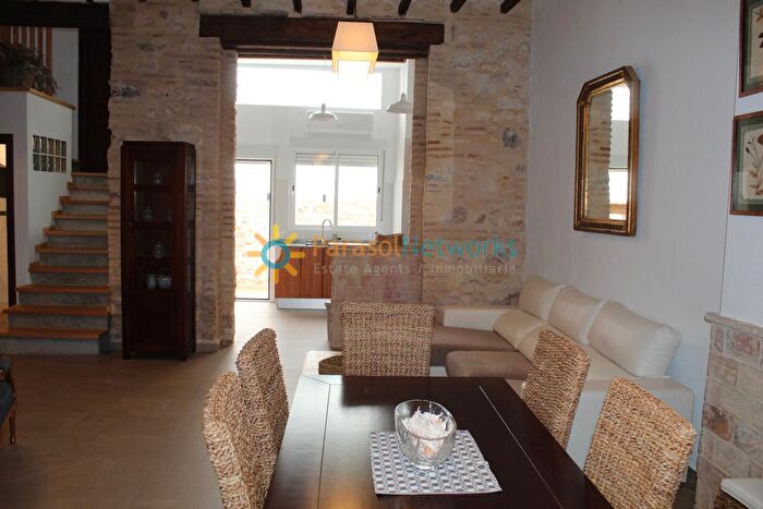 Casa en alquiler en La Font den Carròs, Valencia de 3 habitaciones