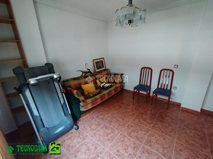 Casas en venta y pisos alquiler - 3