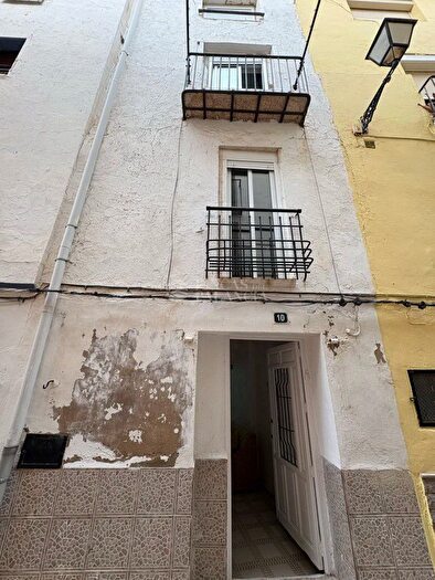 Casas en venta y pisos alquiler - 1