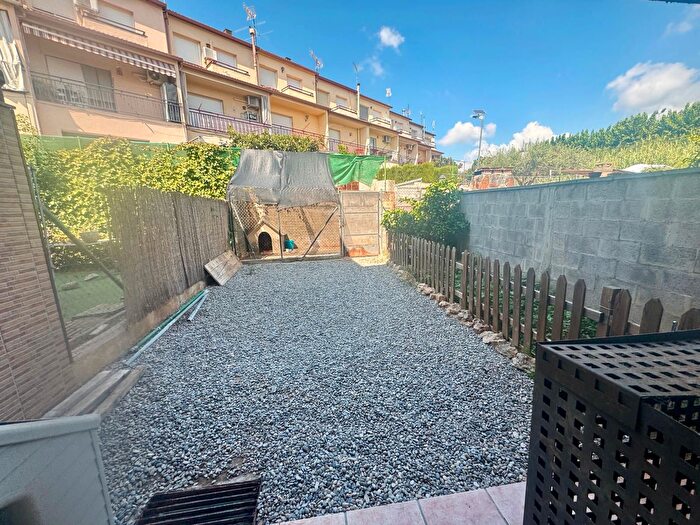 Casa en venta en Sant Esteve Sesrovires, Barcelona de 4 habitaciones