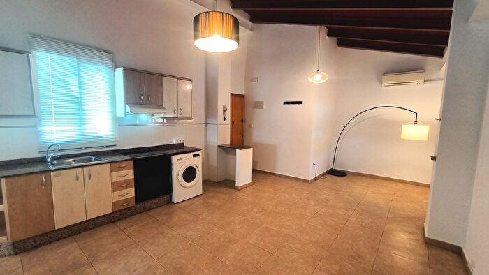 Casas en venta y pisos alquiler - 1