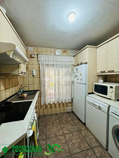 Casas en venta y pisos alquiler - 3