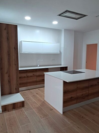 Casas en venta y pisos alquiler - 3