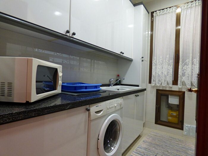 Casas en venta y pisos alquiler - 2