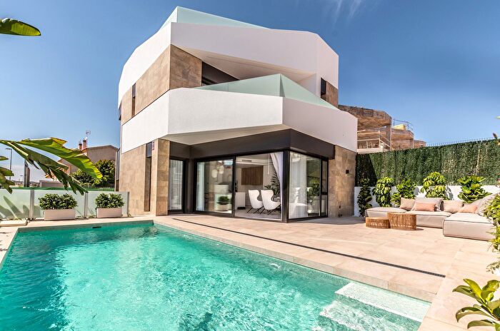 Casas en venta y pisos alquiler - 3
