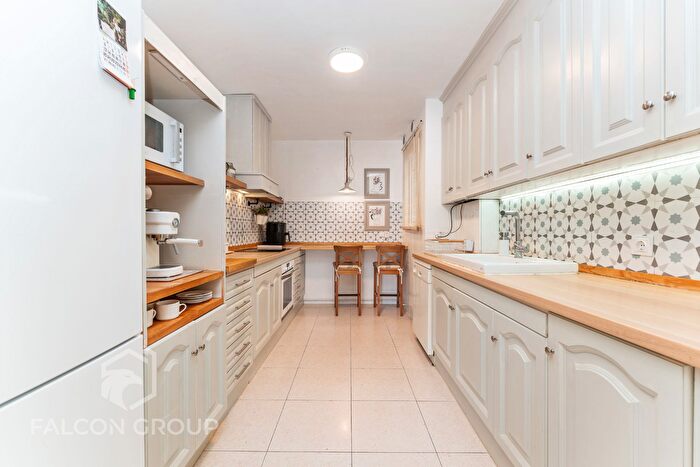 Casas en venta y pisos alquiler - 2