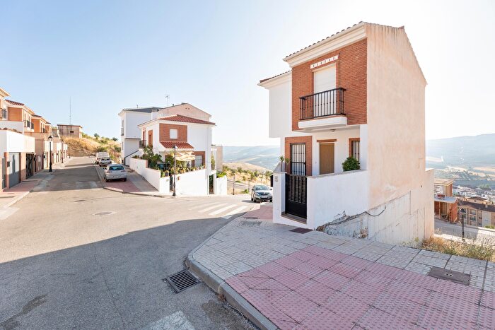 Casas en venta y pisos alquiler - 1