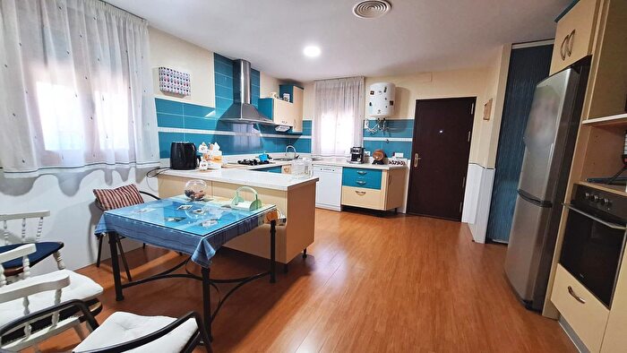 Casas en venta y pisos alquiler - 2