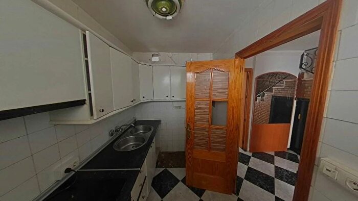 Casas en venta y pisos alquiler - 1