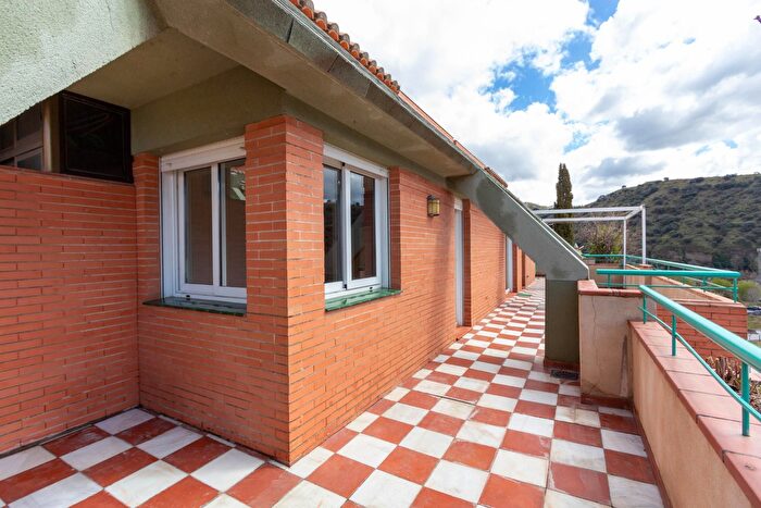 Casas en venta y pisos alquiler - 3