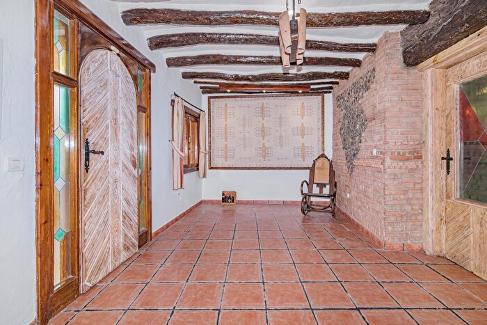 Casas en venta y pisos alquiler - 3
