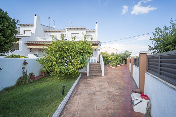 Casas en venta y pisos alquiler - 1