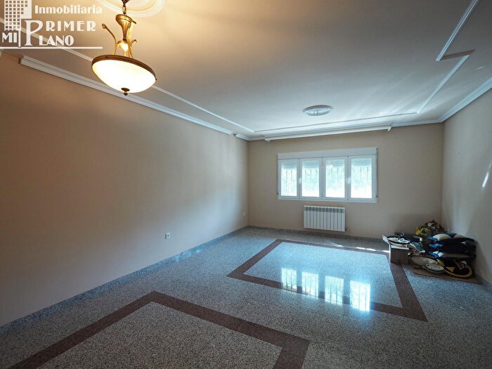 Casas en venta y pisos alquiler - 1