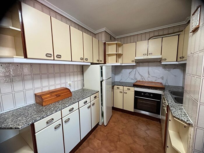 Casas en venta y pisos alquiler - 2