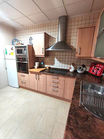 Casas en venta y pisos alquiler - 3