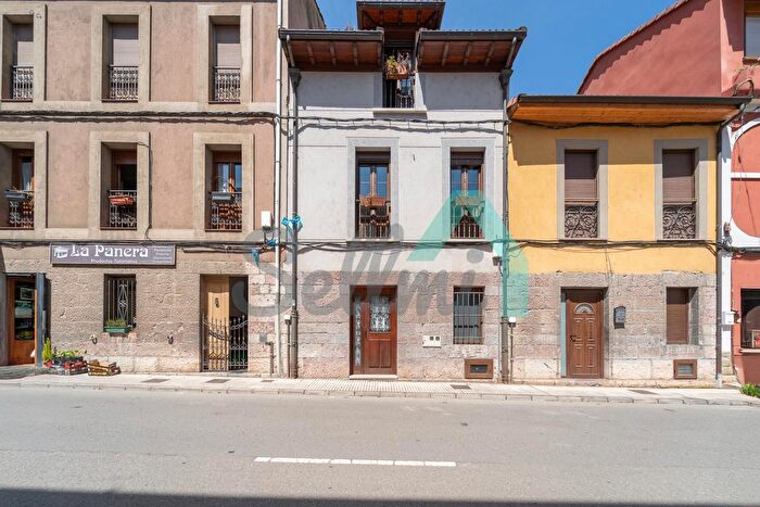 Casas en venta y pisos alquiler - 1