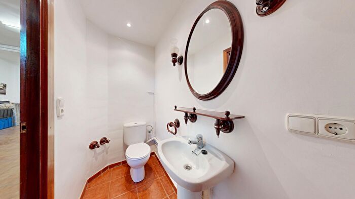 Casas en venta y pisos alquiler - 3