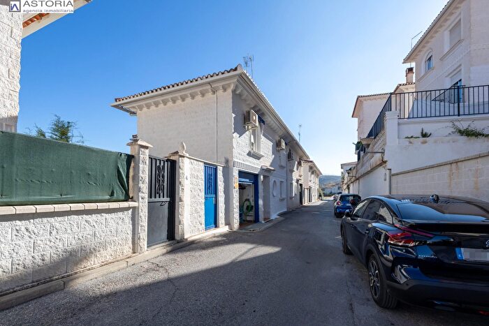 Casas en venta y pisos alquiler - 3