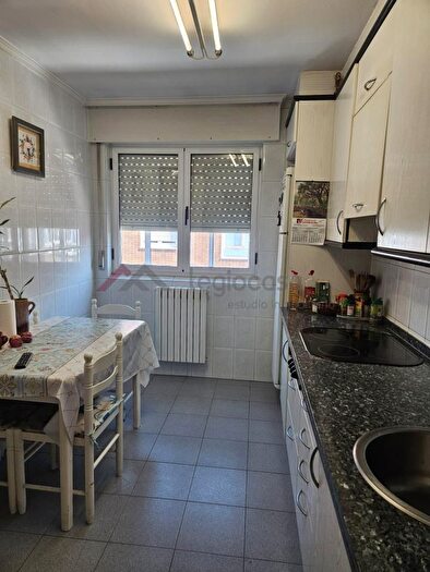 Casas en venta y pisos alquiler - 3