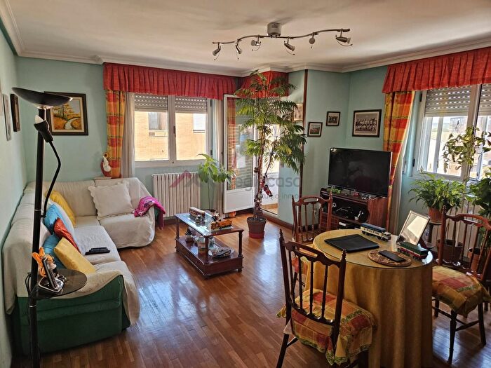 Casas en venta y pisos alquiler - 1