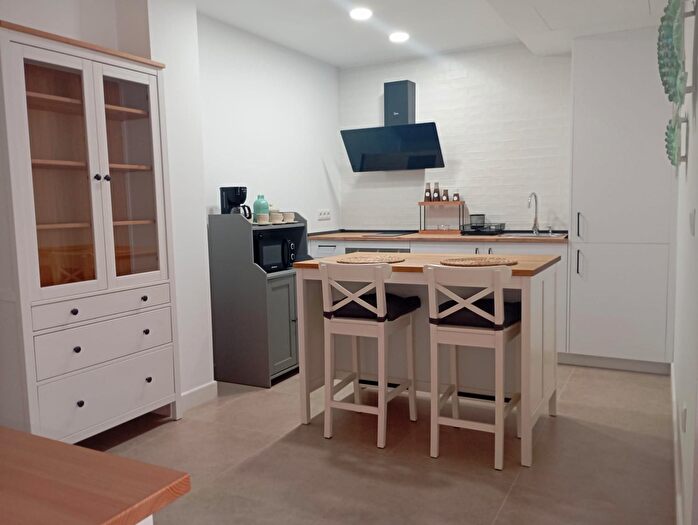 Casas en venta y pisos alquiler - 3