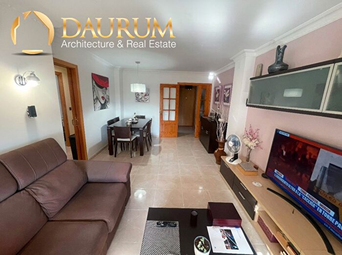 Piso en venta en Cruz de Humilladero, Portada Alta Pol Crta De Cártama de 2 habitaciones
