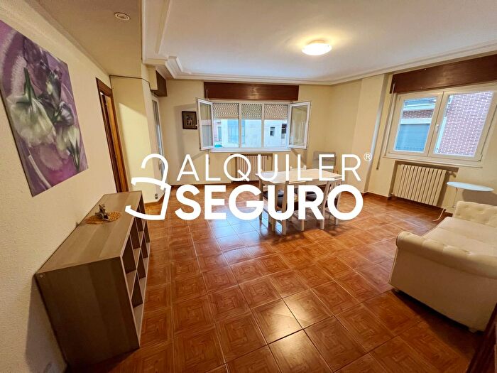 Casas en venta y pisos alquiler - 1
