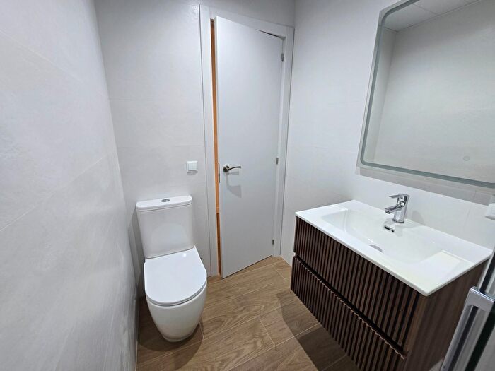 Casas en venta y pisos alquiler - 2