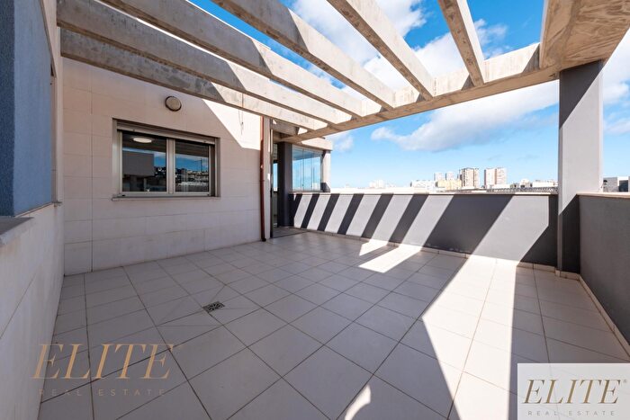 Piso en venta en Ciudad Alta, Negrín de 4 habitaciones