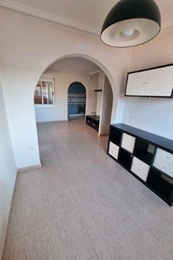 Casa en venta en Monforte del Cid, Alicante de 3 habitaciones