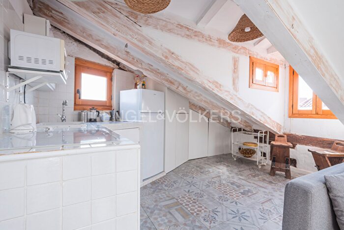 Casas en venta y pisos alquiler - 3