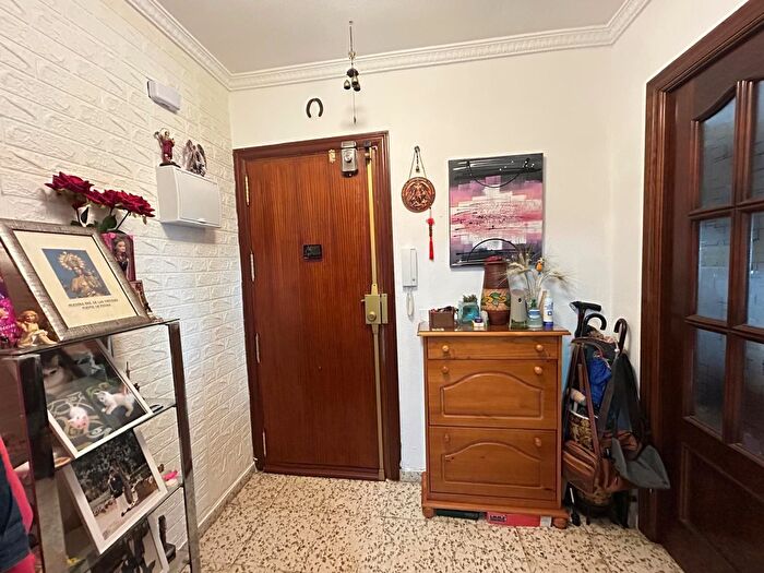 Casas en venta y pisos alquiler - 2